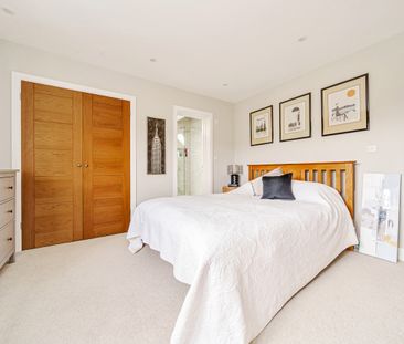 4 bedroom detached house to rent - Photo 6