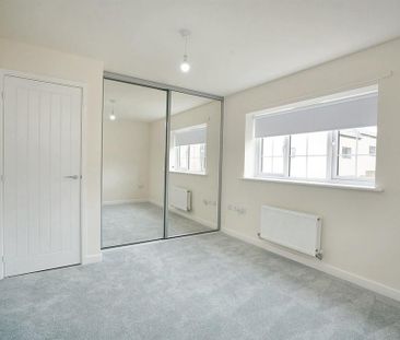 2 bedroom semi-detached house to rent - Photo 3