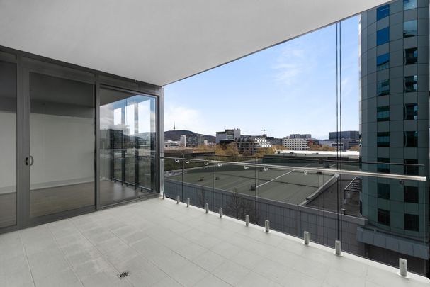 In The Heart Of The City - Photo 1