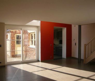 Mooie gerenoveerde vrijstaande woning met garage en achterliggend t... - Photo 2