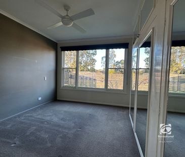 NEAT AS A PIN - Photo 6