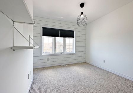 For Lease - 2299 Natasha Circle, Oakville, Ontario - Photo 3