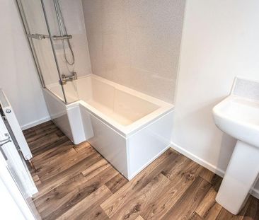 3 bedroom semi-detached house to rent - Photo 6