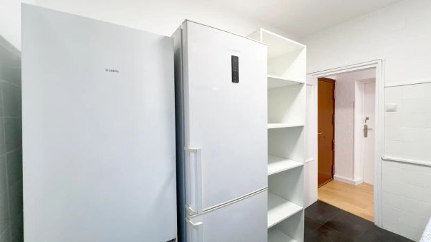 Room in a shared 5-bedroom apartment for rent in Pueblo Nuevo, all bills included - Photo 1