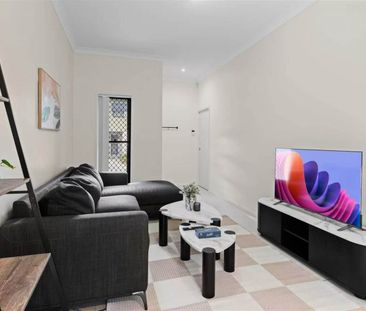 Fully furnished Townhouse $790/W - Photo 4