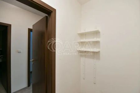 Prostorný byt 2+kk s balkonem a garážovým stáním - Photo 3