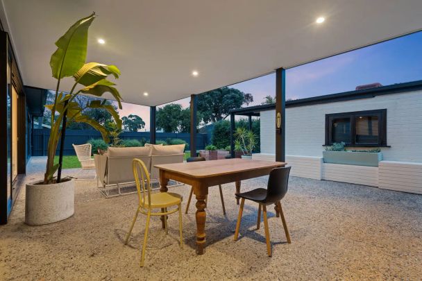 “Beautifully renovated family home in the Brighton High Zone” - Photo 1