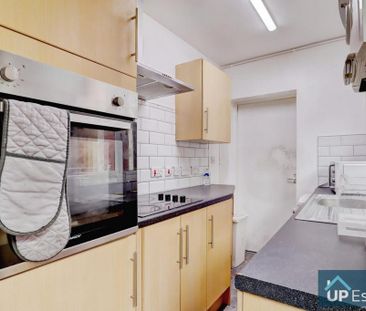 3 bedroom terraced house to rent - Photo 4