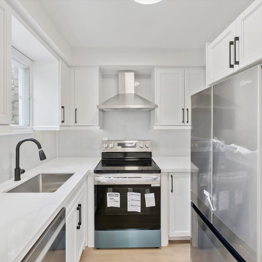 For Lease - 232 Kozlov Street, Barrie, Ontario - Photo 1