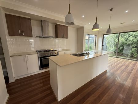 35 Tarlo Drive, Tarneit VIC, Belconnen - Photo 5