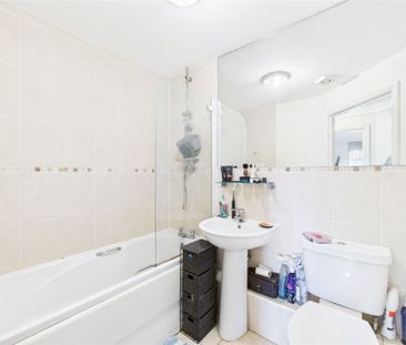 1 bedroom Flat in Wentworth Place, Camberley - Photo 4