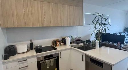 Easy central living! - Photo 4