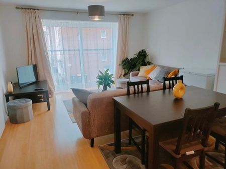 1 bedroom in a flat share to rent - Photo 4