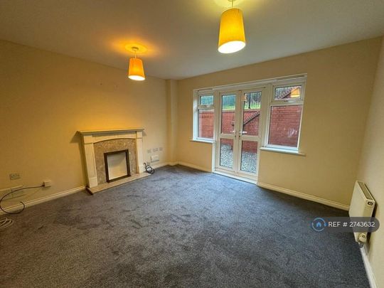 2 bedroom end of terrace house to rent - Photo 1