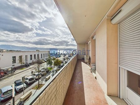 Location Appartement 4 pièces 90m² - Photo 3