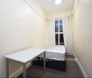 2 Bedroom Flats in Leeds - Photo 2