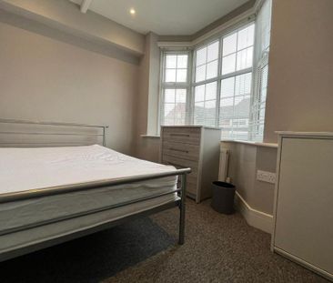 2 bedroom ground floor flat to rent - Photo 5