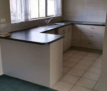 Spacious 3-bedroom home - Photo 3