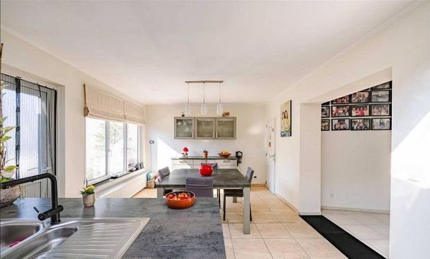 --- NIEUW --- Gezinswoning met garage en tuin in Merelbeke-Flora! - Foto 1