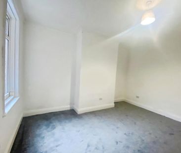 2 bedroom ground floor flat to rent - Photo 6