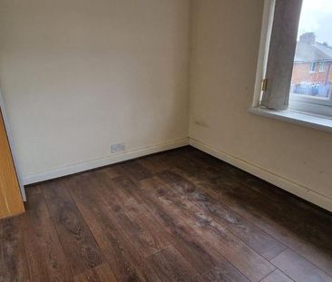 4 bedroom semi-detached house to rent - Photo 5