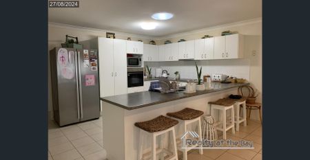 Family Home - Photo 4