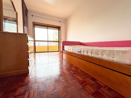 Apartamento com dois quartos, varanda e lugar de garagem em Aver-o-Mar, Póvoa de Varzim, Porto - Photo 2