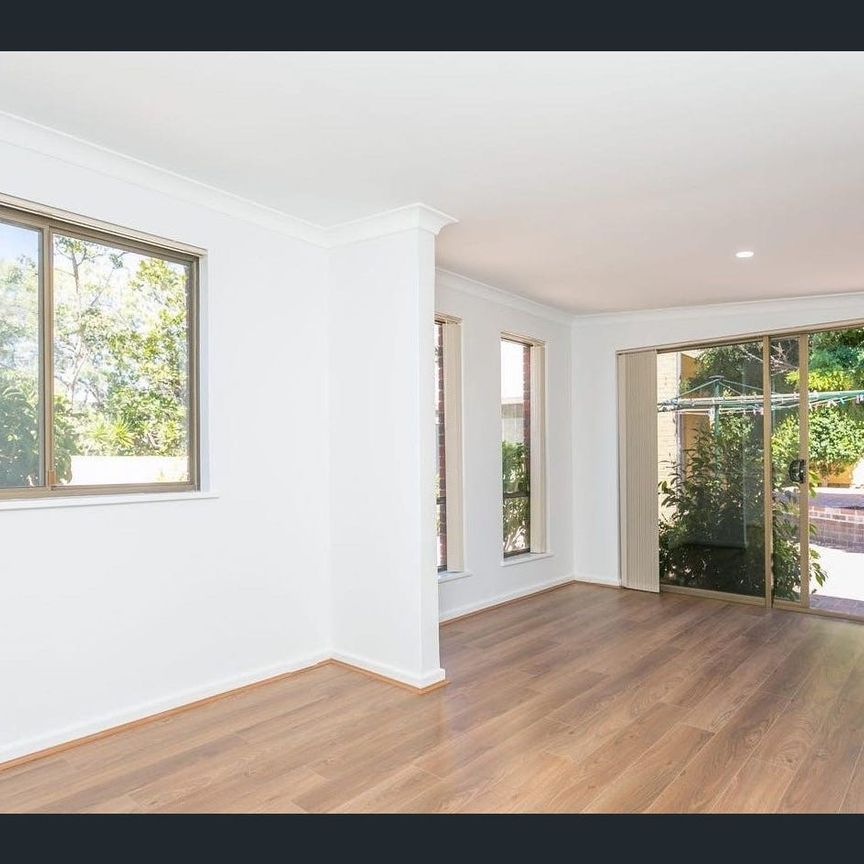 Spacious Doubleview Family Home - Photo 1