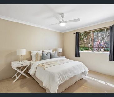 Sun-Drenched, Spacious & Convenient Living - Photo 4