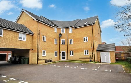 2 Bedroom Flat / Apartment to let - Photo 3