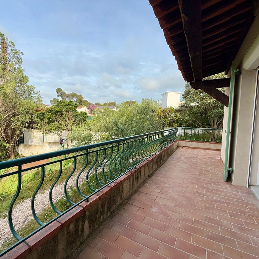 Saint Raphael Haut de villa avec jardin privatif, - Photo 1