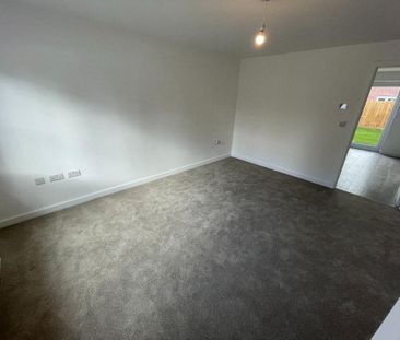 3 bedroom semi-detached house to rent - Photo 4