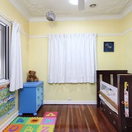 Lovely Family Home with Pool - Photo 5