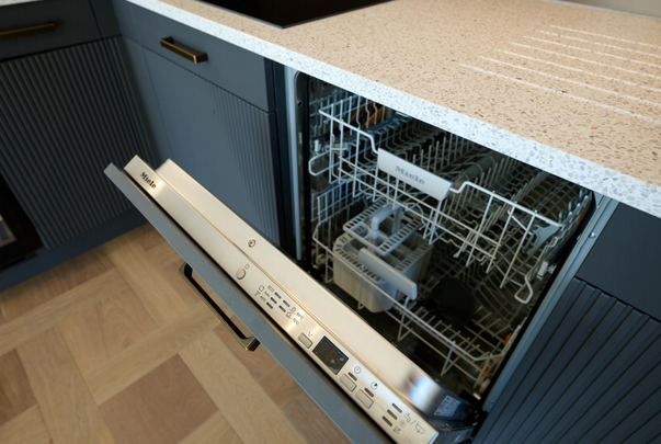 3 Boxwood Gardens, E1W, London - Photo 1