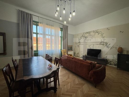 Vilă istorică 3 camere, 100 mp, zona Central - Fotografie 1