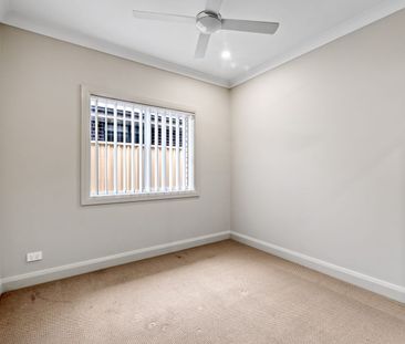 SPACIOUS MODERN 3 BEDROOM HOME - Photo 3