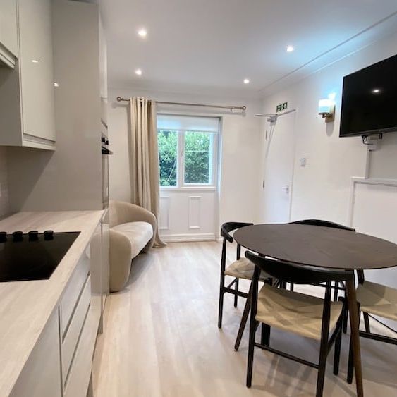 4 Bed Terraced House, Metchley Drive, B17 - Photo 1