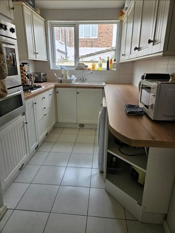 Room in a Shared House, Egerton Street, CH45 - Photo 3