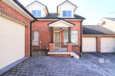 Three Bedroom Townhouse Plus Study - Photo 2