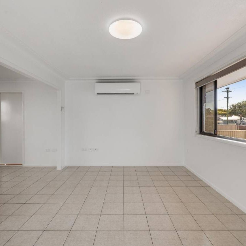 Neat & Tidy Home - Minutes from the CBD - Photo 1