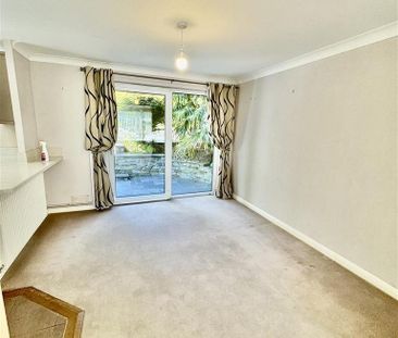 3 bedroom detached house to rent - Photo 2