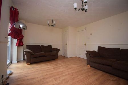3 bedroom semi-detached house to rent - Photo 4