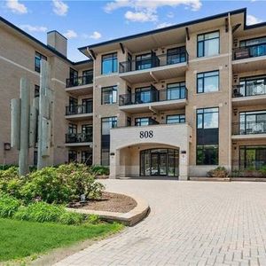 Beautiful Condo in the Glebe close to Dow's Lake! - Photo 2