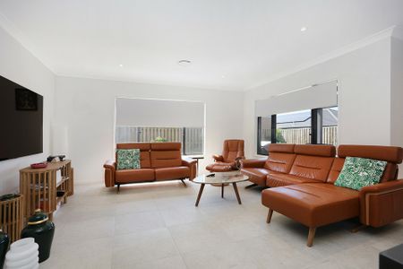 5 BEDROOM FAMILY HOME WITH CLUB ACCESS - Photo 4