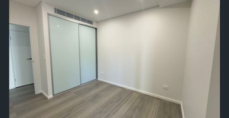 Level 6 Brand new apartment with Sunny Room - Photo 5