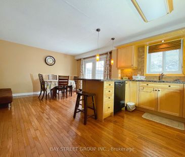 Detached Home For Lease | X8138520 - Photo 3