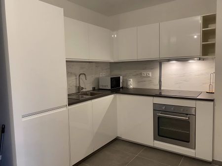 Location Appartement 2 pièces 42m² LA CIOTAT 13600 - Photo 4