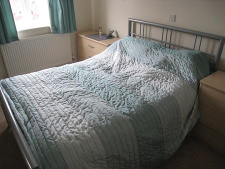 2 bedroom semi-detached house to rent - Photo 3