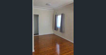 Ideal Location! - Photo 5