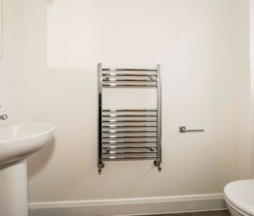 3 bedroom house to rent Wharfdale Road, Bournemouth, BH4 - Photo 2